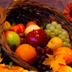 Alice revient du marché avec quelques provisions... Продукты