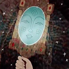 Alice nomme les parties du visage en russe. Лицо