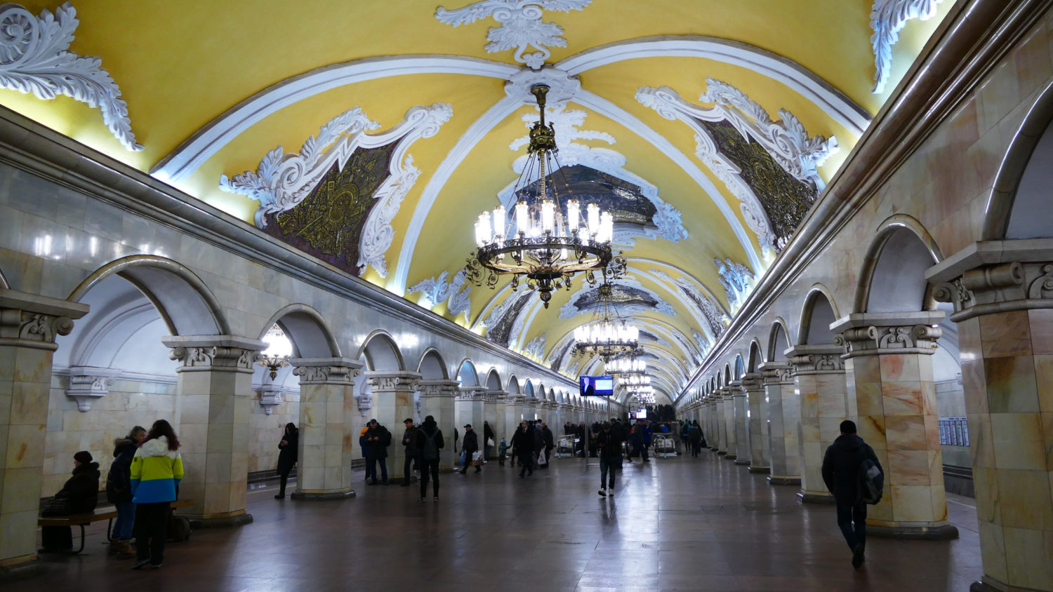 Station Komsomolskaya Station Komsomolskaya