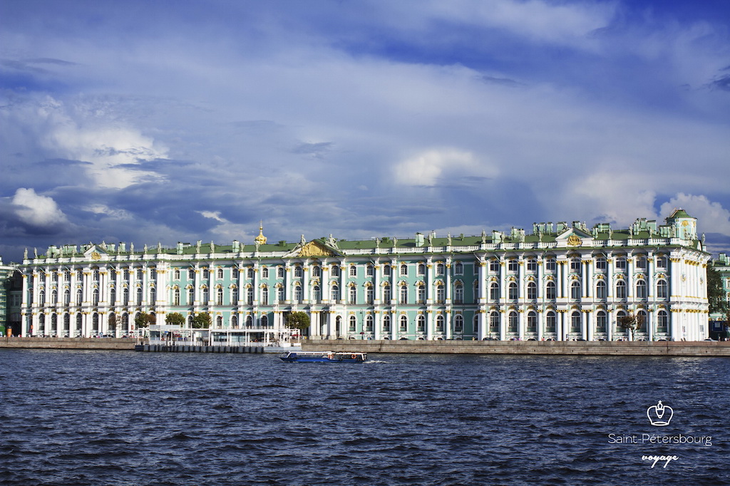 Saint Pétersbourg Hermitage musée Néva Санкт Петербург Зимний дворец Нева - Stage de Russe Débutant à Saint-Pétersbourg Août 2019 Saint Pétersbourg Hermitage musée Néva Санкт Петербург Зимний дворец Нева - Stage de Russe Débutant à Saint-Pétersbourg Août 2019