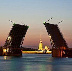 Stage de Russe Débutant à Saint-Pétersbourg Août 2019 Saint Petersbourg ponts levés Санкт Петербург поднятый мост - Stage de Russe Débutant à Saint-Pétersbourg Août 2019