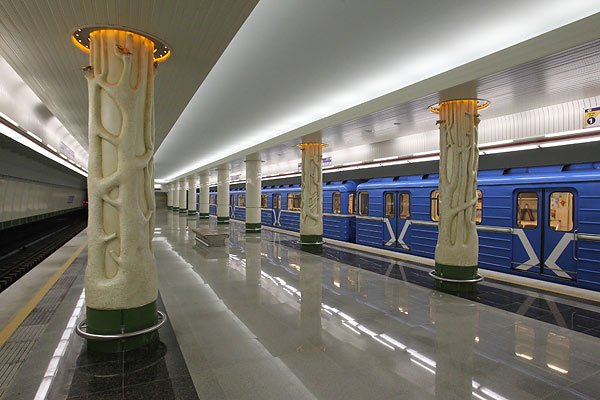 métro-biélorusse-station-Malinovka-Малиновка métro biélorusse utilisé dans la page Stage de Russe en Biélorussie lors du Carnaval Slave