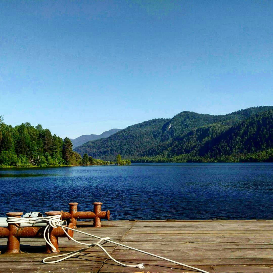 Montagnes-Altai-lac-Teletskoe-Телецкое utilisé dans la page Séjour Linguistique en Altaï, en Sibérie | Août 2020