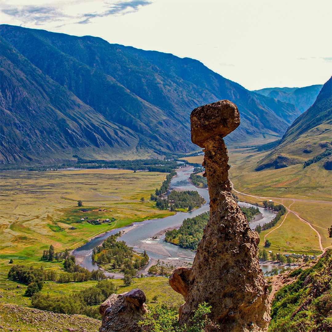 Montagnes-Altai-vallee-Tchoulychmane-долина-Чулышмана utilisé dans la page Séjour Linguistique en Altaï, en Sibérie | Août 2020